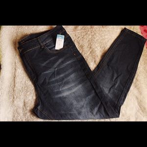 +PLUS SIZE - SKINNY JEANS